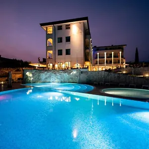 https://villa-luisa-resort.it-lombardy.com